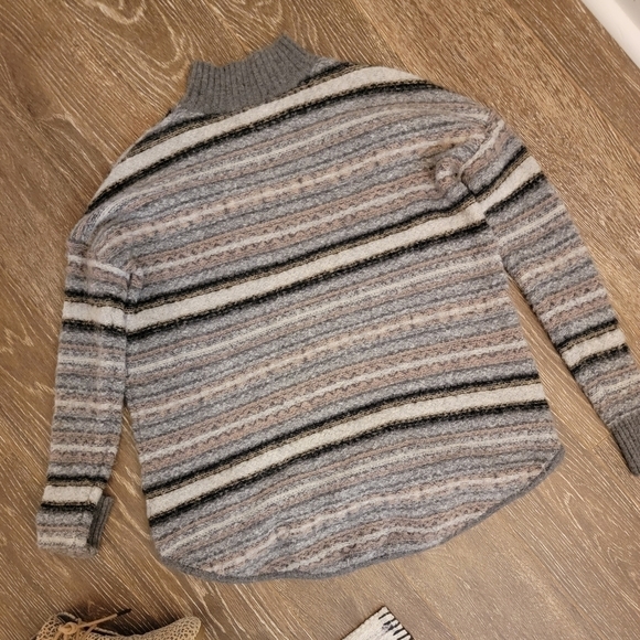 American Eagle Soft Striped Sweater Size XS - Picture 8 of 9